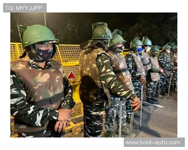 足球明星妻子遭遇抢劫事件引发社会关注警方全力追查嫌疑人下落