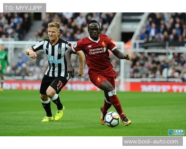 足球明星电脑桌面设计灵感分享让你的工作环境充满运动激情与活力