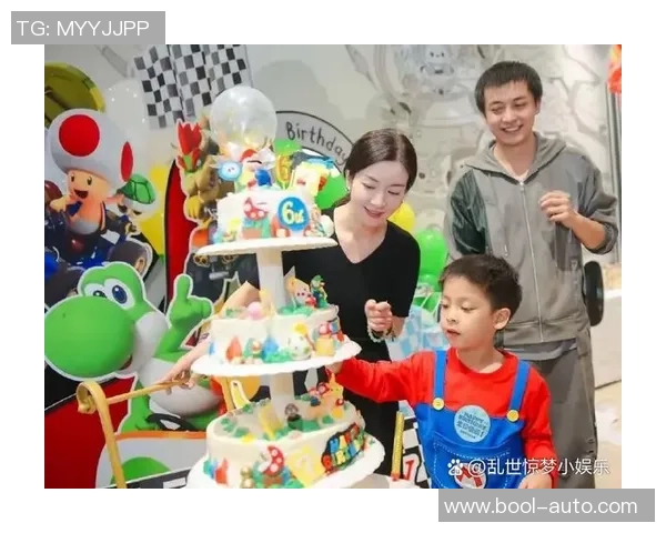 足球明星欢聚一堂共庆圣诞大餐分享温馨时刻与美好祝福