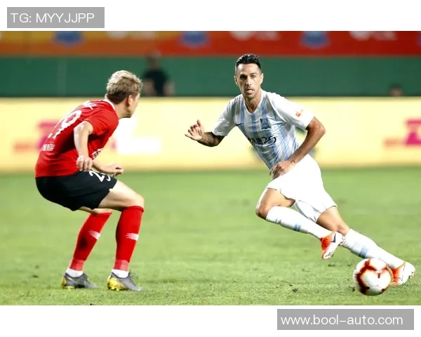 足球纪实：记录广州足球队的转型之路